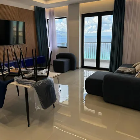 Sea View Apartment *